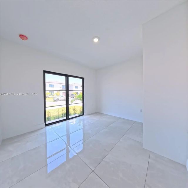 5 of 25 - 1374 Nw 1st Street, Florida City, FL