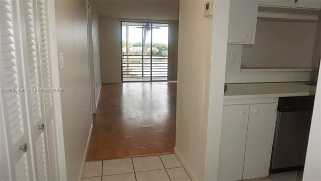 4 of 42 - 1100 Colony Point Circle #206, Pembroke Pines, FL
