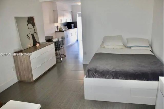 4 of 7 - 4015 Indian Creek Drive #307, Miami Beach, FL