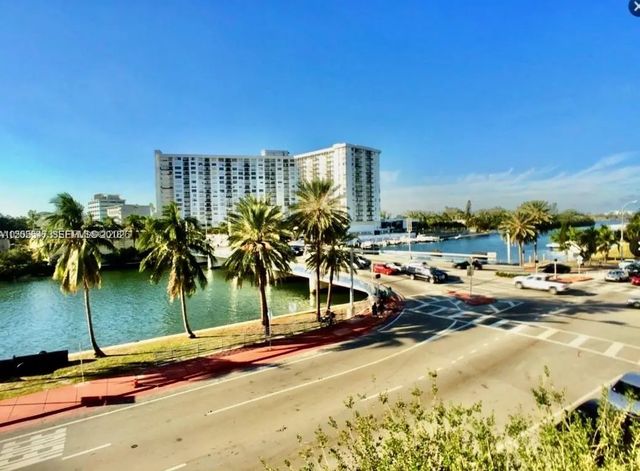 5 of 7 - 4015 Indian Creek Drive #307, Miami Beach, FL