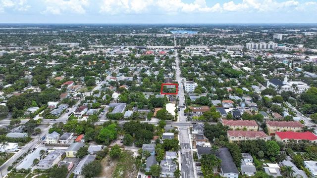 3 of 9 - 301 S M Street, Lake Worth Beach, FL