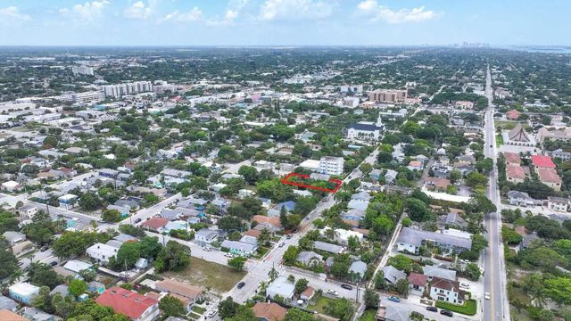 4 of 9 - 301 S M Street, Lake Worth Beach, FL