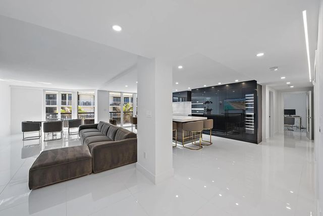 5 of 34 - 3140 S Ocean Boulevard #502s, Palm Beach, FL
