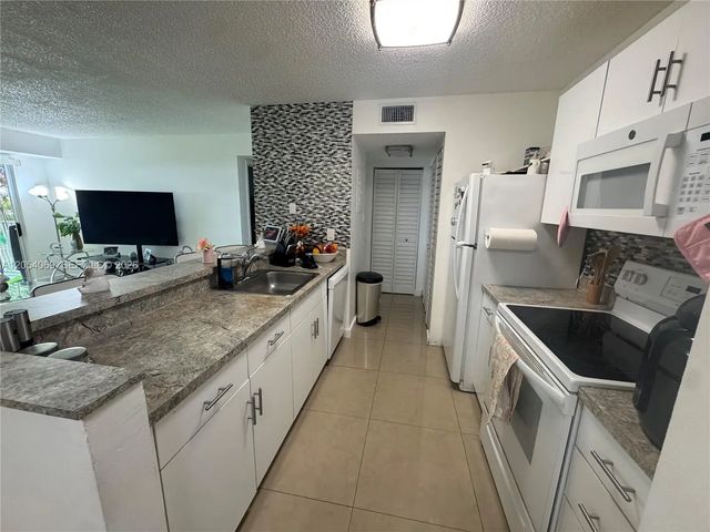 4 of 34 - 10610 Sw 158th Court #206, Miami, FL
