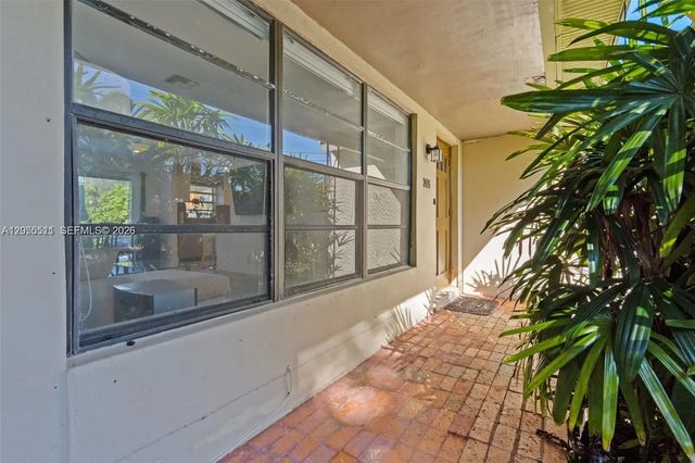 4 of 39 - 3035 Hayes Street, Hollywood, FL
