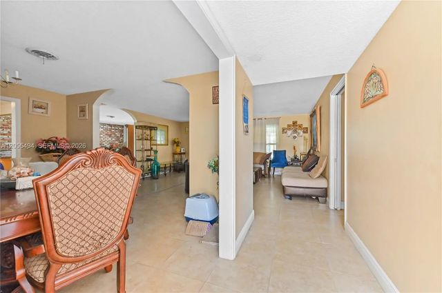 3 of 27 - 315 Sw 12th Avenue, Boynton Beach, FL