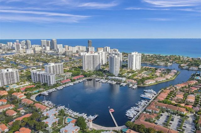 21150 Point Place #805, Aventura
