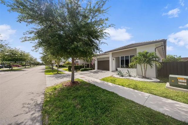 2 of 37 - 15274 Sw 176th Lane, Miami, FL