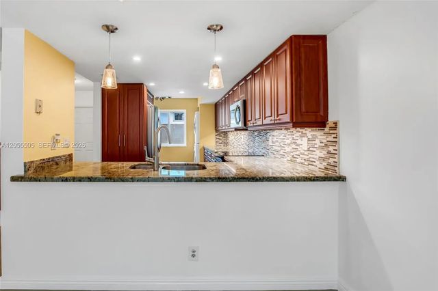 3 of 29 - 7050 Sw 42nd Court, Davie, FL