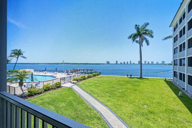100 Paradise Harbour Boulevard #203, North Palm Beach