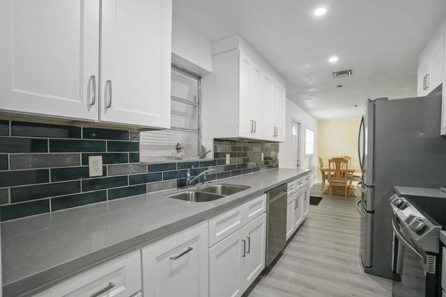 3 of 32 - 2270 Sw 30th Terrace, Fort Lauderdale, FL