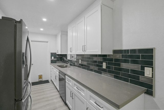 5 of 32 - 2270 Sw 30th Terrace, Fort Lauderdale, FL
