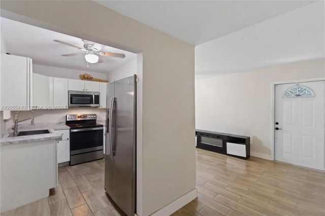 4 of 22 - 6109 Sw 40th Court, Miramar, FL
