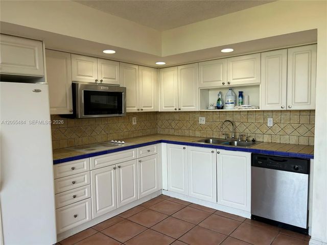 2 of 17 - 8600 Sw 133rd Ave Road #423, Miami, FL