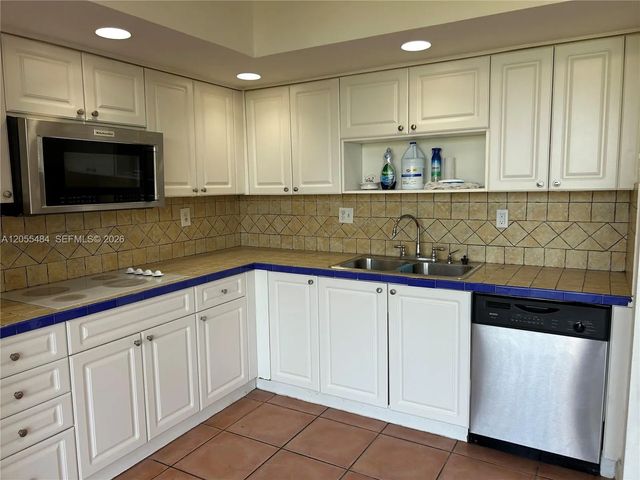 4 of 17 - 8600 Sw 133rd Ave Road #423, Miami, FL