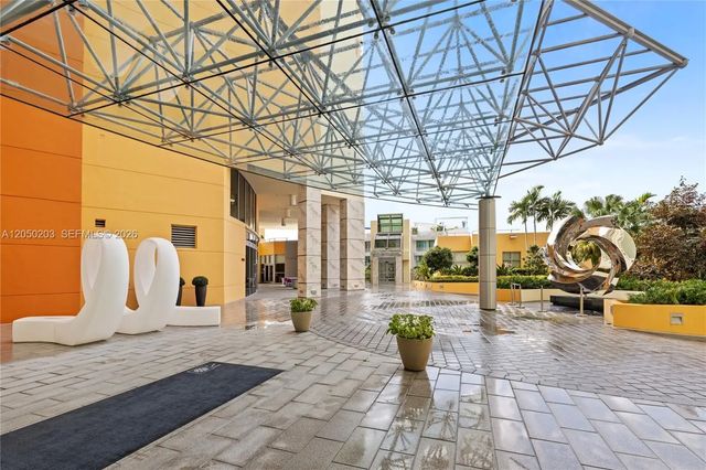 2 of 49 - 1455 Ocean Drive #1009, Miami Beach, FL