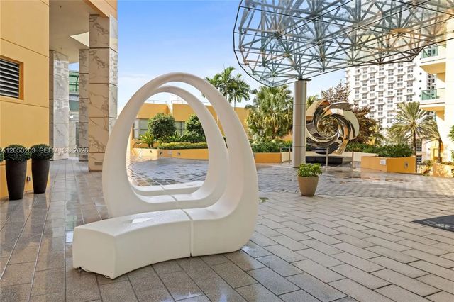 4 of 49 - 1455 Ocean Drive #1009, Miami Beach, FL