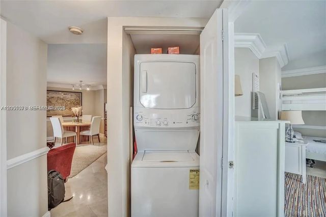 5 of 14 - 6767 Collins #901, Miami Beach, FL