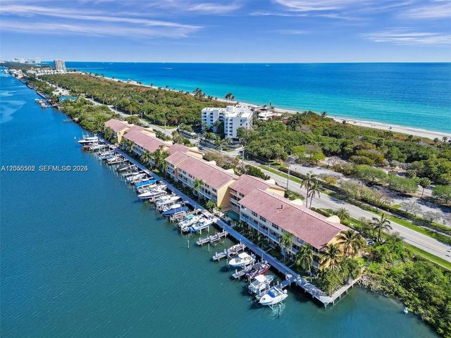3 of 28 - 4234 N Ocean Drive, Hollywood, FL