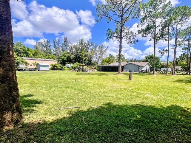 11415 46th Place N, The Acreage