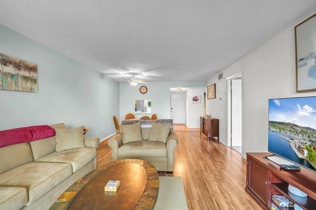 5 of 57 - 210 Lake Evelyn Drive, West Palm Beach, FL