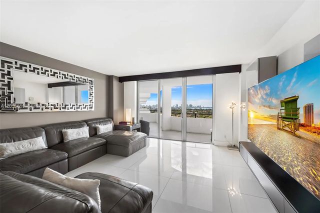 4 of 35 - 5151 Collins Avenue #1420, Miami Beach, FL
