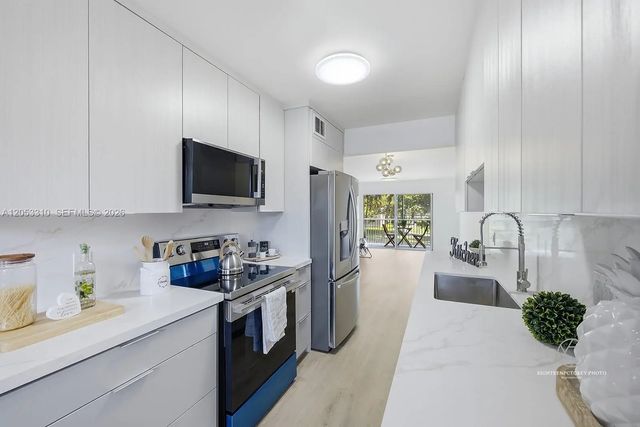 3 of 43 - 1351 Sw 125th Avenue #206s, Pembroke Pines, FL