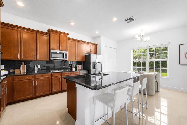 3 of 101 - 10111 Edgewater Court, Parkland, FL