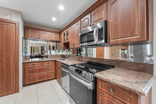 3 of 50 - 1 Stratford Drive E #d, Boynton Beach, FL