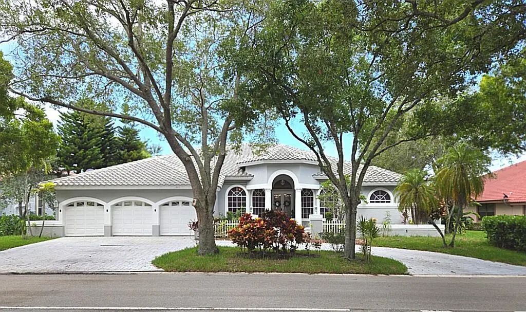 1811 Eagle Trace Boulevard W, Coral Springs