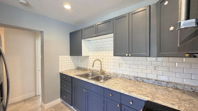 5 of 30 - 607 N 19th Street, Fort Pierce, FL