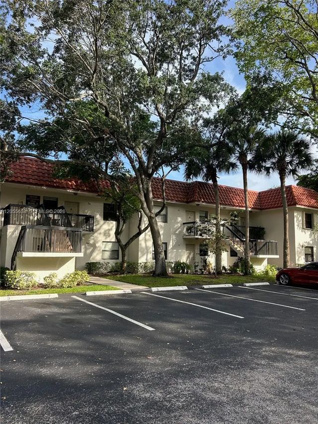 3 of 18 - 15710 E Waterside Circle #203, Sunrise, FL