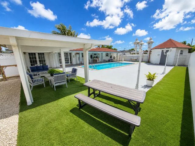 7120 Sw 13th Street, Pembroke Pines