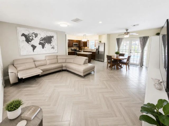 4 of 9 - 7120 Sw 13th Street, Pembroke Pines, FL