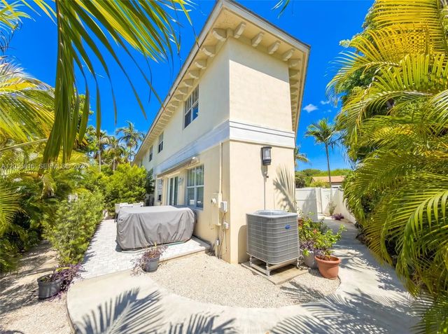 4 of 31 - 840 Ne 14th Place, Fort Lauderdale, FL