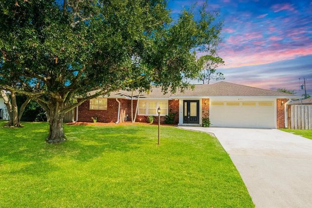 471 Se Lamon Lane, Port St. Lucie