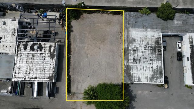2 of 10 - 2000 Nw 139th, Opa-Locka, FL