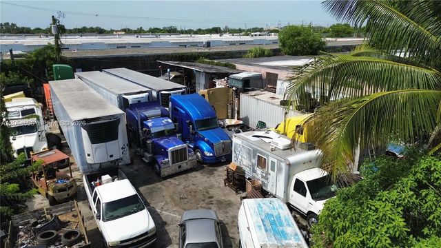 4 of 10 - 2000 Nw 139th, Opa-Locka, FL