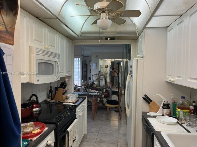 120 Golden Isles Drive #44b, Hallandale Beach