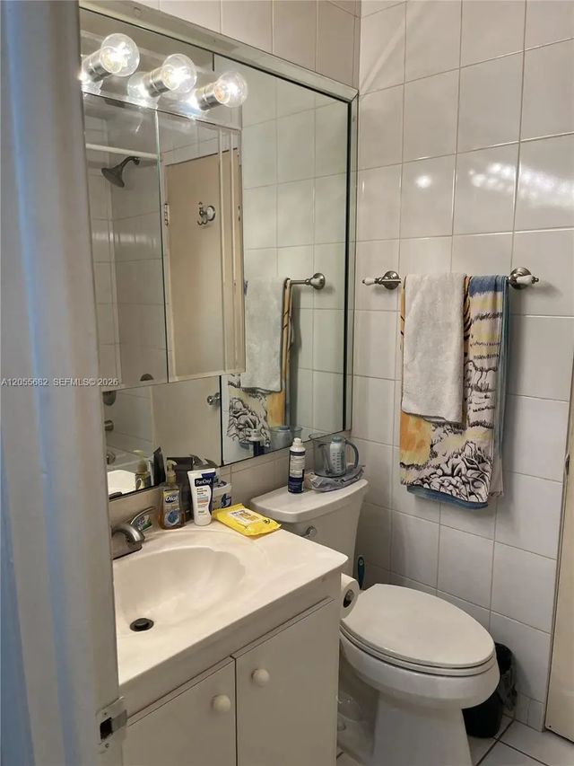 2 of 4 - 120 Golden Isles Drive #44b, Hallandale Beach, FL