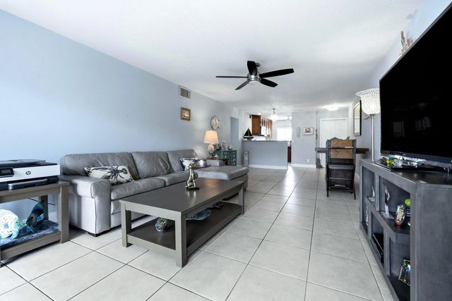 5 of 49 - 200 Waterway Drive S #309, Lantana, FL