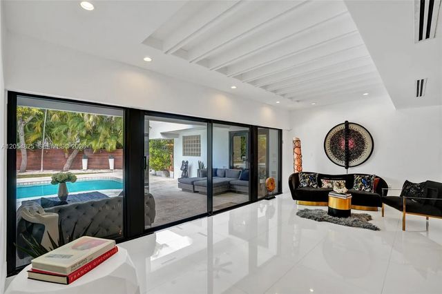 3 of 47 - 19130 Ne 21st Avenue, North Miami Beach, FL