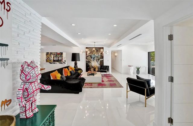 5 of 47 - 19130 Ne 21st Avenue, North Miami Beach, FL