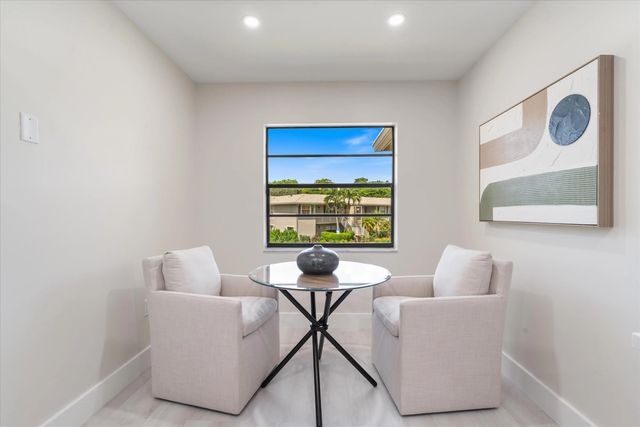 5 of 37 - 51 Stratford Lane W #b, Boynton Beach, FL