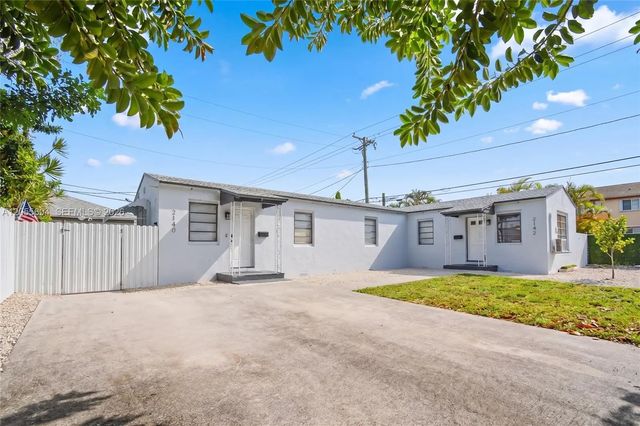 2 of 32 - 2140 Monroe Terrace, Hollywood, FL