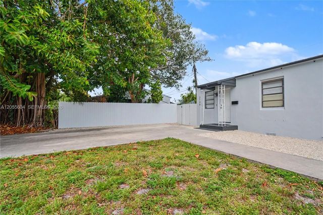 3 of 32 - 2140 Monroe Terrace, Hollywood, FL