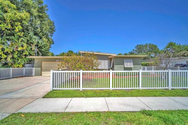 2 of 55 - 800 Sw 8th Terrace, Fort Lauderdale, FL