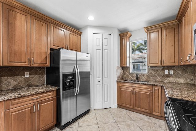 4 of 29 - 3030 Waterside Circle, Boynton Beach, FL