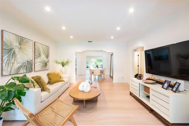 5 of 32 - 4155 Pamona Avenue, Miami, FL