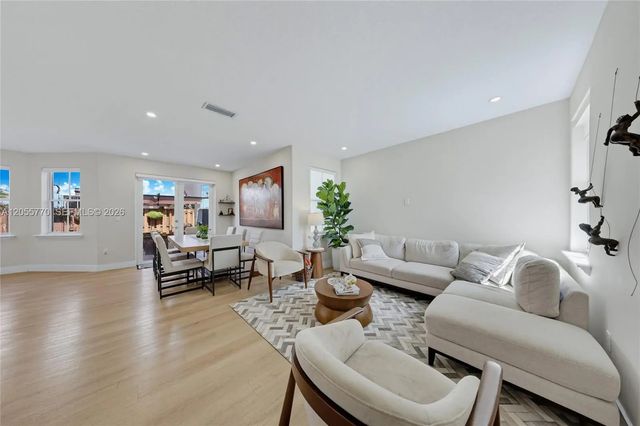 2 of 8 - 4850 Nw 108th Place, Doral, FL